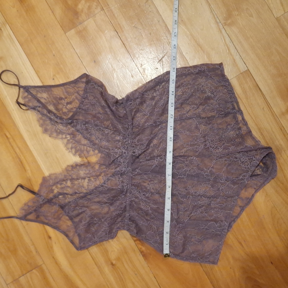 Victoria's Secret Dusty Purple Sheer Lace Romper Size Small Dark Academia - Picture 5 of 8